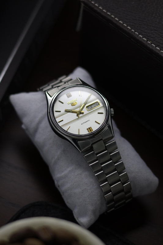 1999 Seiko 5 White Motif Dial - Automatic Vintage Watch (Pre Owned)