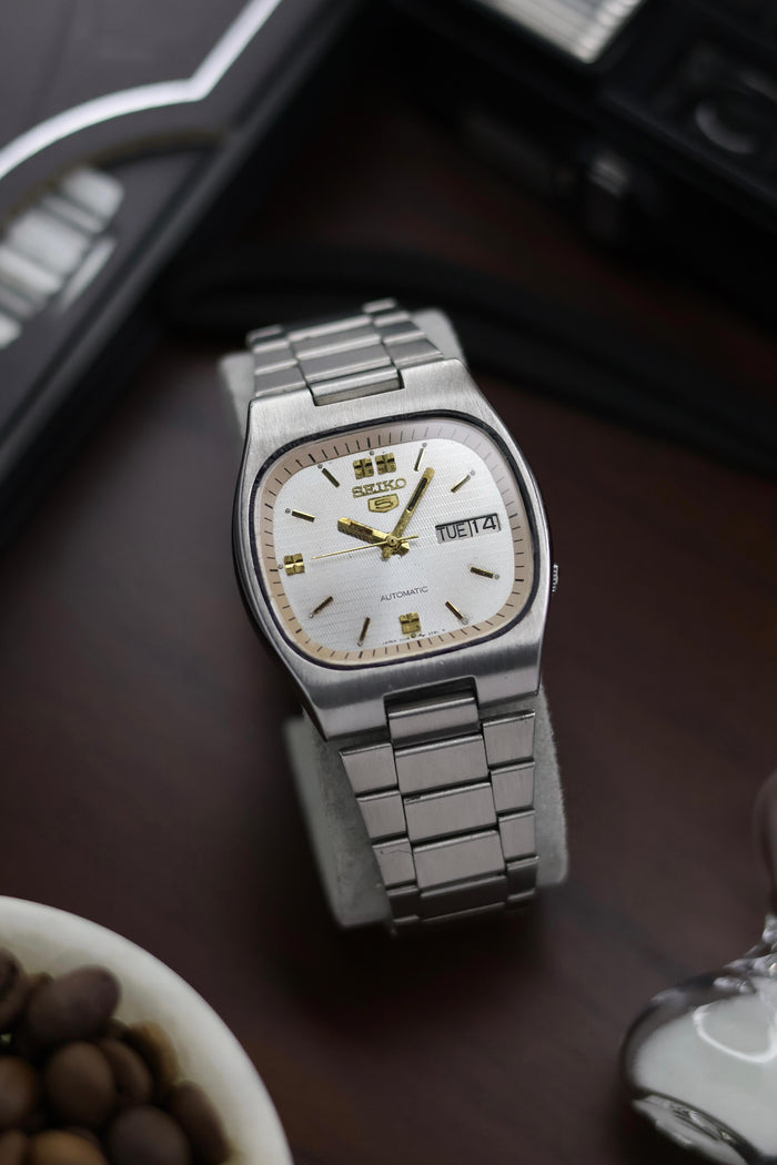 (Super Rare) 1987 Seiko 5 Silver TV Dial - Automatic Vintage Watch (Pre Owned) - A175