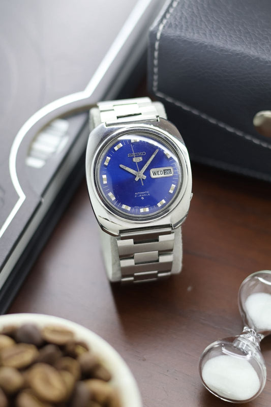 (Super Rare) 1975 Seiko 5 Blue Dial - Automatic Vintage Watch (Pre Owned) - SE449
