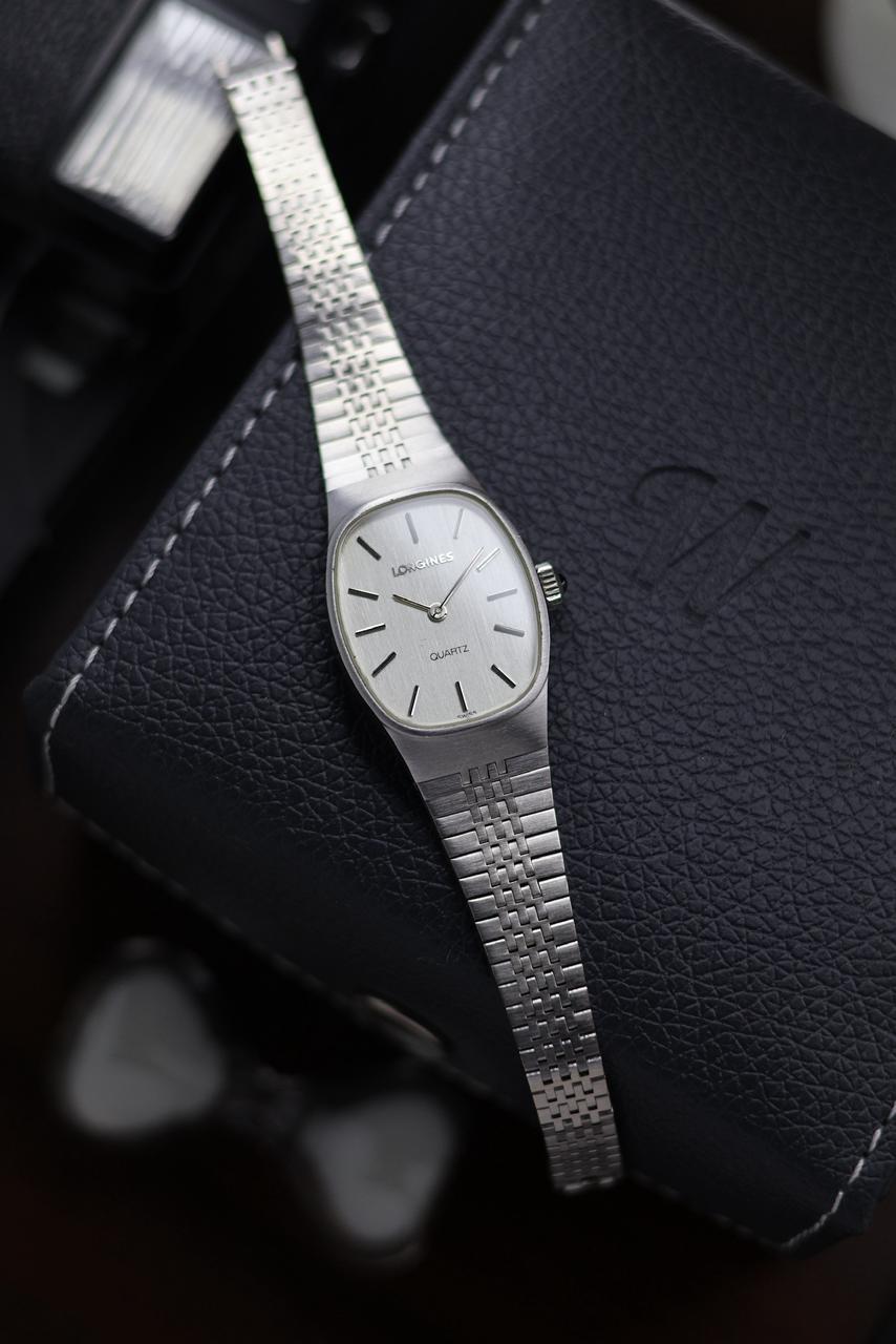 (Extremely Rare) LONGINES Ladies Silver Tonneau Dial - Swiss Vintage Watch (Pre Owned) - SE498