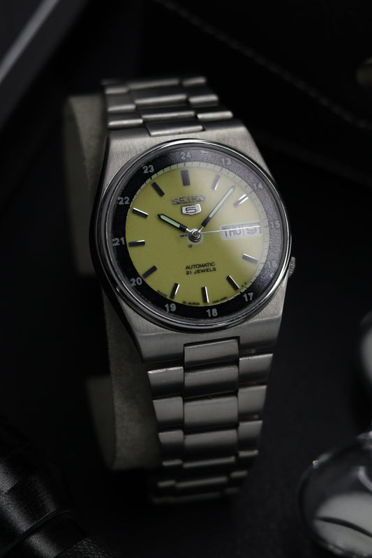(Super Rare) 1999 Seiko 5 Railway Time Lume Dial - Automatic Vintage Watch (Pre Owned) - SE576