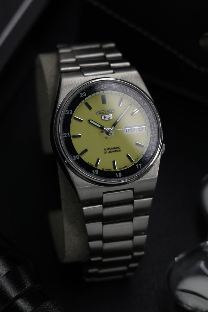 (Super Rare) 1999 Seiko 5 Railway Time Lume Dial - Automatic Vintage Watch (Pre Owned) - SE576