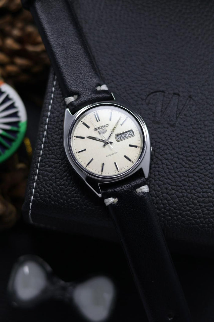 1982 Seiko 5 White Dial - Automatic Vintage Watch (Pre Owned) - SE578