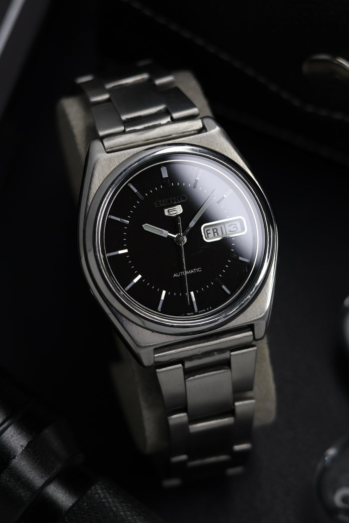 (Super Rare) 1997 Seiko 5 Black Dial - Automatic Vintage Watch (Pre Owned) - SE515