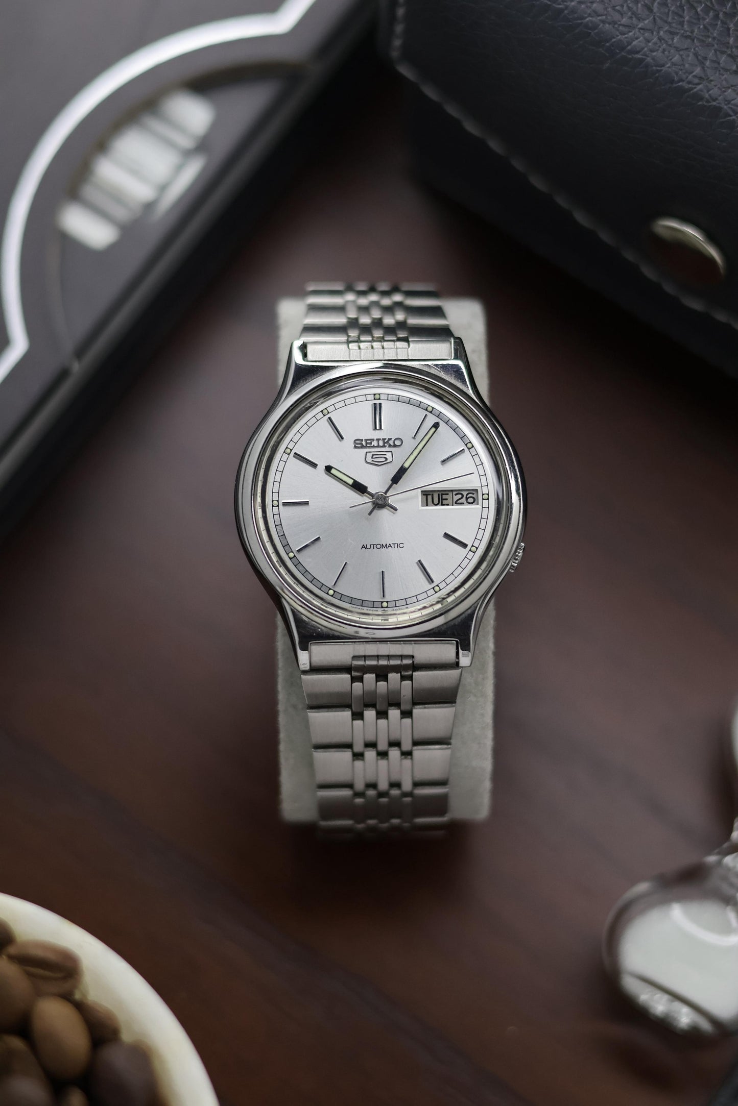 (Super Rare) 1985 Seiko 5 Silver Dial - Automatic Vintage Watch (Pre Owned) - A339