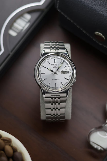 (Super Rare) 1985 Seiko 5 Silver Dial - Automatic Vintage Watch (Pre Owned) - A339