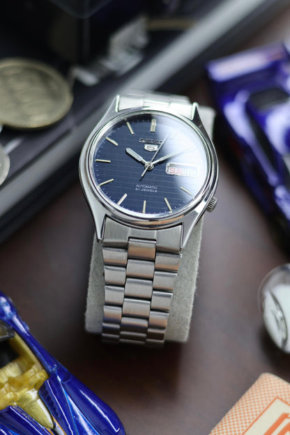 Seiko 5 Blue Dial with Glass Back - Automatic Vintage Watch (Pre Owned) - SE522