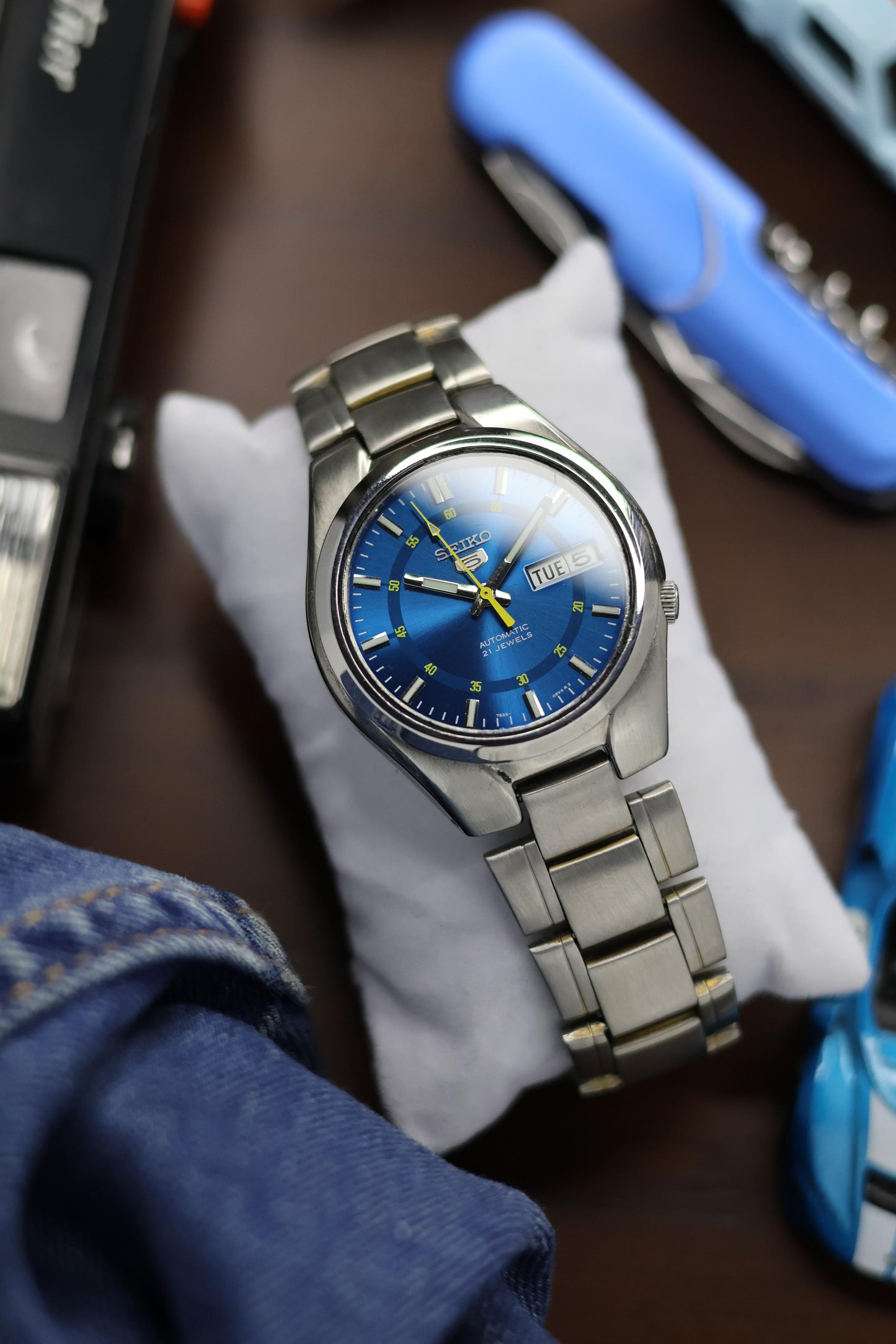 Seiko 5 Blue Dial with Glass Back (Pre Owned)