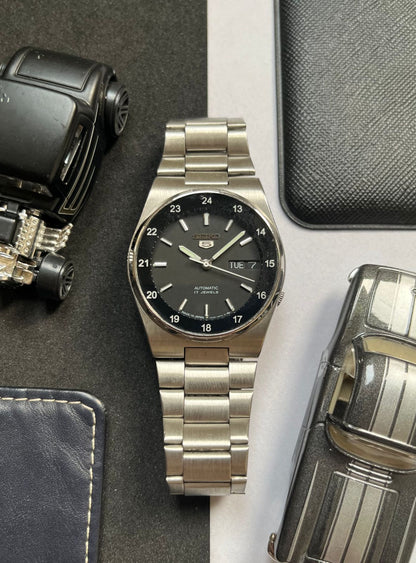 Seiko 5 Railway Time Black Dial (Pre Owned)