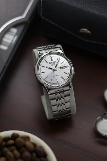 (Super Rare) 1985 Seiko 5 Silver Dial - Automatic Vintage Watch (Pre Owned) - A339