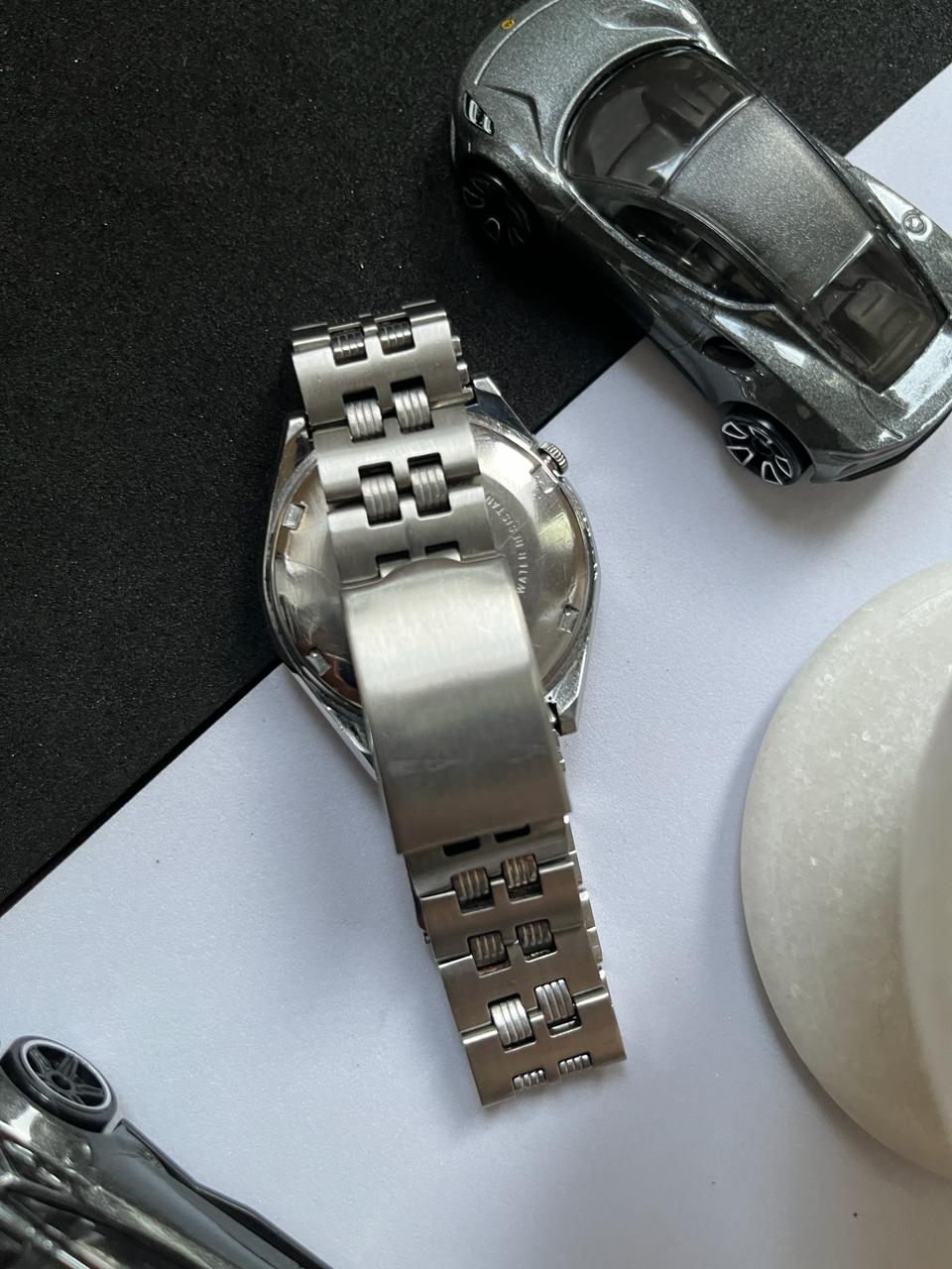 Seiko 5 Patterned Silver Dial (Pre Owned)