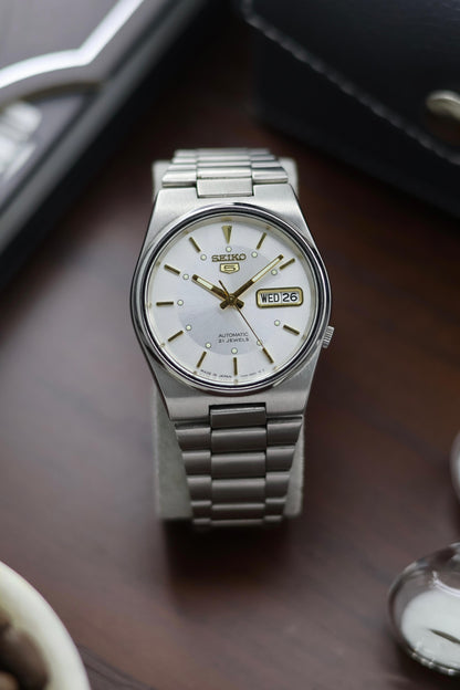 Seiko 5 White Motif Dial with Glass Back - Automatic Vintage Watch (Pre Owned) - A360