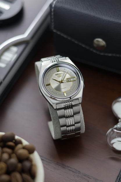 (Super Rare) Seiko 5 Silver Motif Dial with Glass Back - Automatic Vintage Watch (Pre Owned) - A266