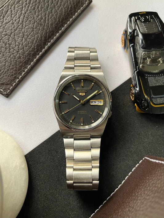 Seiko 5 - Black Dial with Glass Back (Pre Owned)