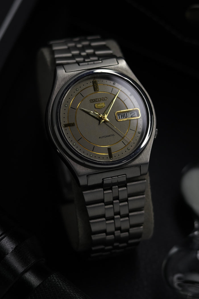 (Super Rare) 2000 Seiko 5 Grey Motif Dial - Automatic Vintage Watch (Pre Owned) - SE451