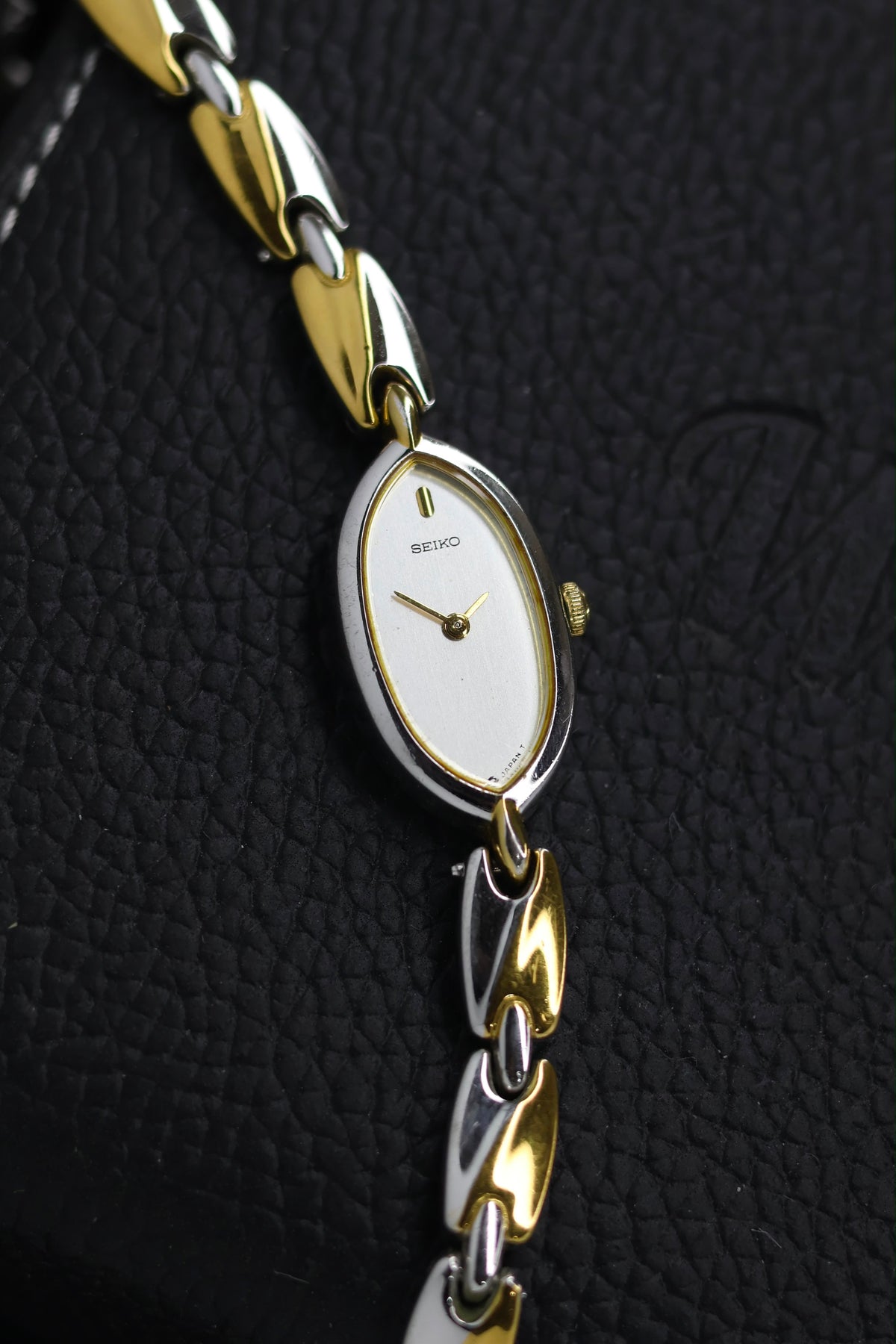 (JDM - Extremely Rare) 1996 Seiko Ladies White Dial - Japanese Vintage Watch (Pre Owned) - SE808