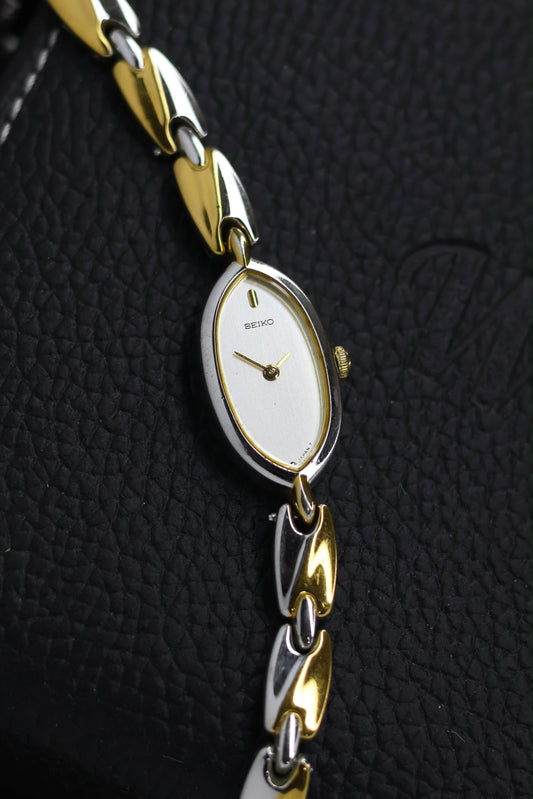 (JDM - Extremely Rare) 1996 Seiko Ladies White Dial - Japanese Vintage Watch (Pre Owned) - SE808