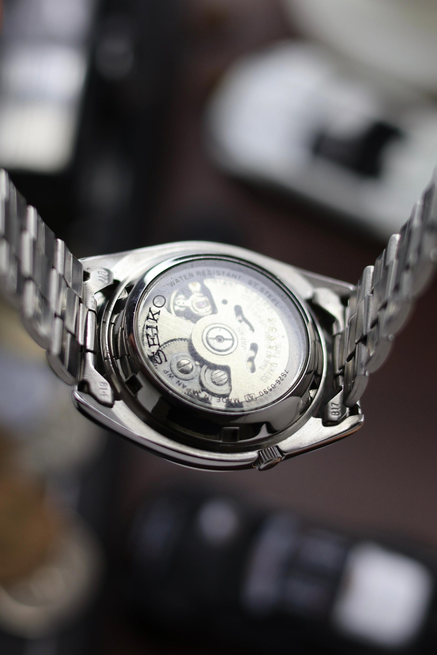 Seiko 5 White Field Dial with Glass Back - Automatic Vintage Watch (Pre Owned) - SE520