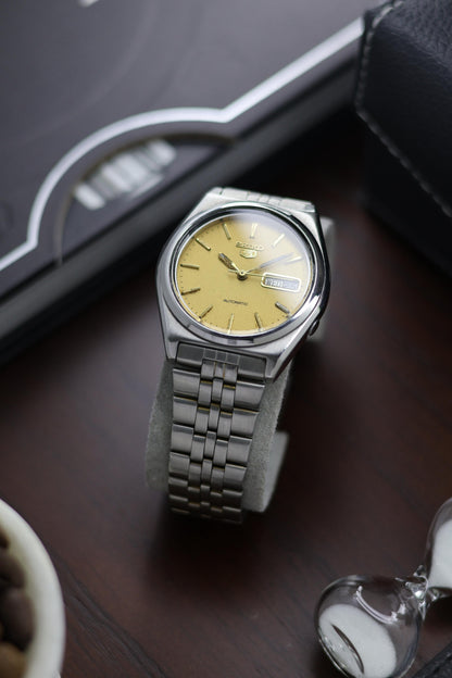 (Super Rare) 1981 Seiko 5 Yellow Textured Dial - Automatic Vintage Watch (Pre Owned) - A333