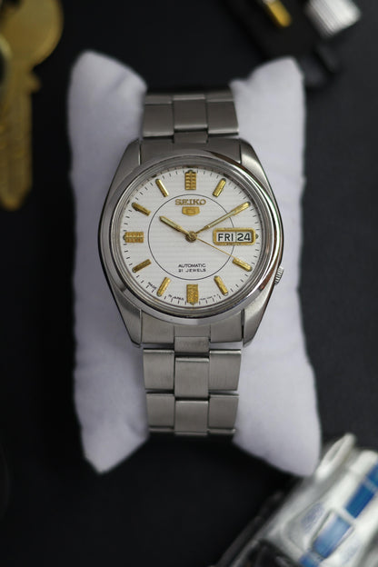 Seiko 5 White Lined Dial with Glass Back (Pre Owned)