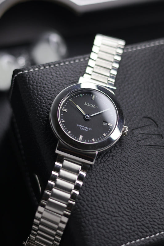 (JDM - Extremely Rare) 1991 Seiko Quartz 100M WR Black Dial - Automatic Vintage Watch (Pre Owned) - SE661