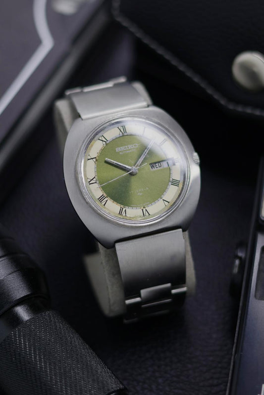 (Extremely Rare) 1981 Seiko 5 Green UFO Dial - Automatic Vintage Watch (Pre Owned) - SE639