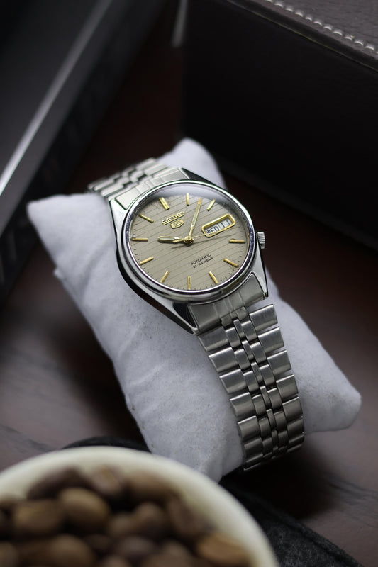 1997 Seiko 5 Grey Lined Dial - Automatic Vintage Watch (Pre Owned)