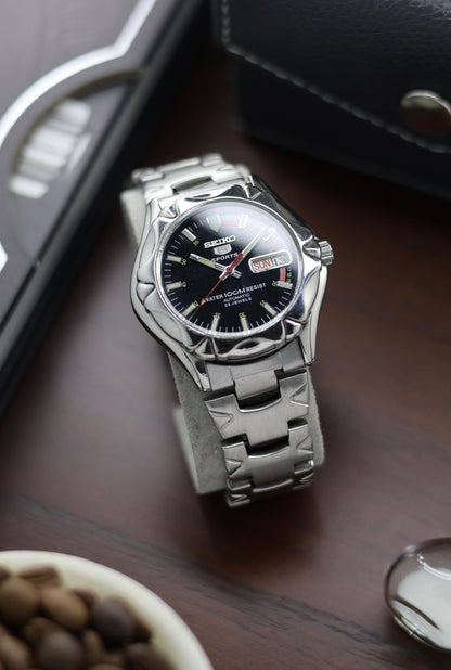 (Super Rare) Seiko 5 Sports Diver 100M Black Dial with Glass Back - Automatic Vintage Watch (Pre Owned) - A345