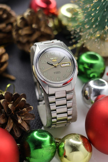 (Super Rare) 1984 Seiko 5 Grey Field Dial - Automatic Vintage Watch (Pre Owned) - SE540