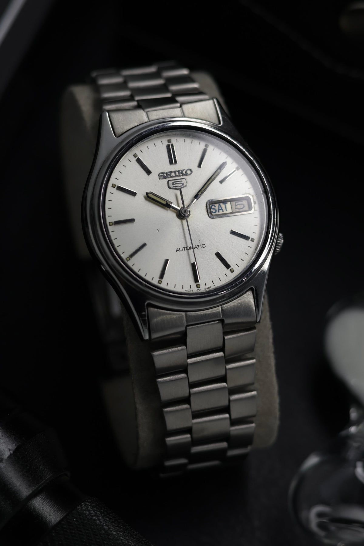 (Super Rare) 1983 Seiko 5 Silver Sunray Dial - Automatic Vintage Watch (Pre Owned) - SE512
