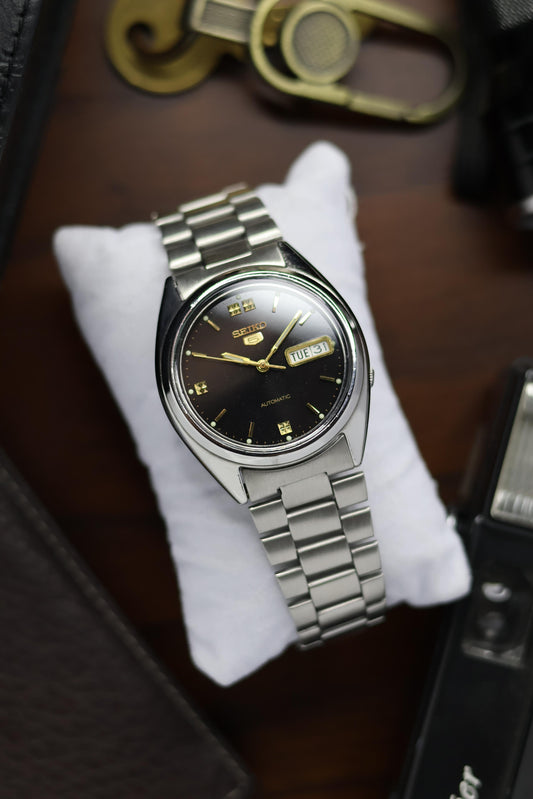 Seiko 5 Black Dial with Glass Back (Pre Owned)