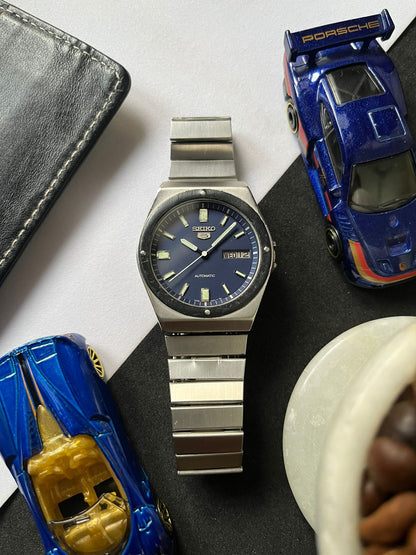 1983 Seiko 5 Navy Blue Dial (Pre Owned)