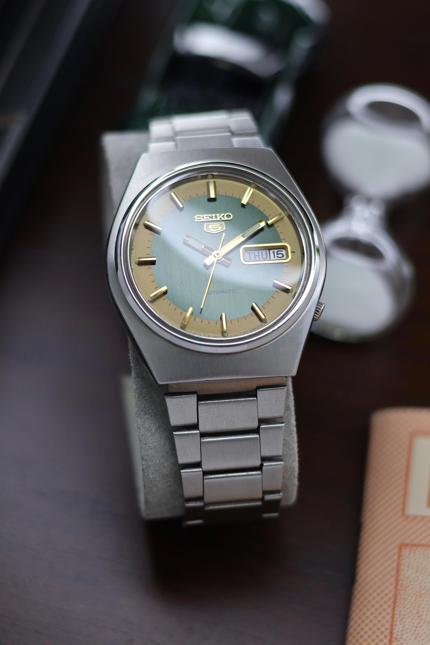 (Super Rare) 1981 Seiko 5 Green Dial - Automatic Vintage Watch (Pre Owned) - SE451