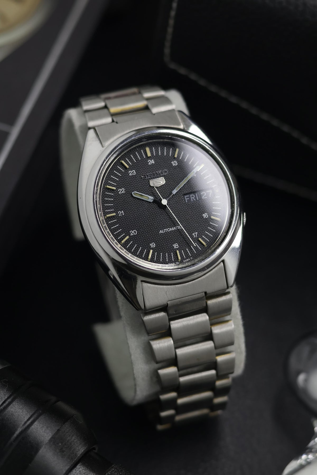 (Super Rare) 1980 Seiko 5 Black Guilloche Dial - Automatic Vintage Watch (Pre Owned) - SE777
