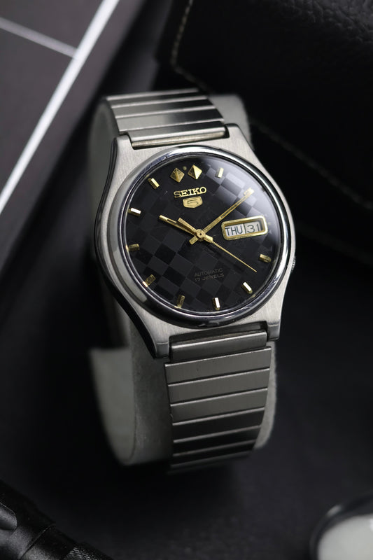 (Super Rare) 1981 Seiko 5 Chequered Black Dial - Automatic Vintage Watch (Pre Owned) - SE858