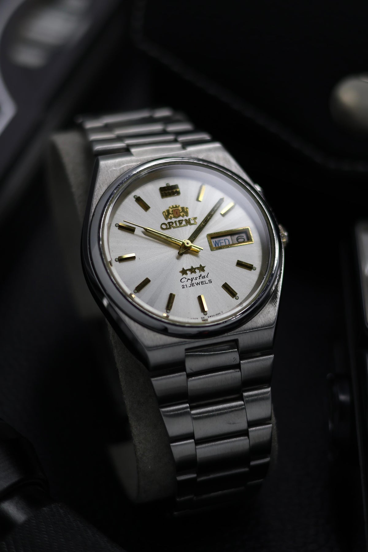 (Super Rare) Orient Tri-Star Crystal Silver Sunray Dial - Automatic Vintage Watch (Pre Owned) - SE651