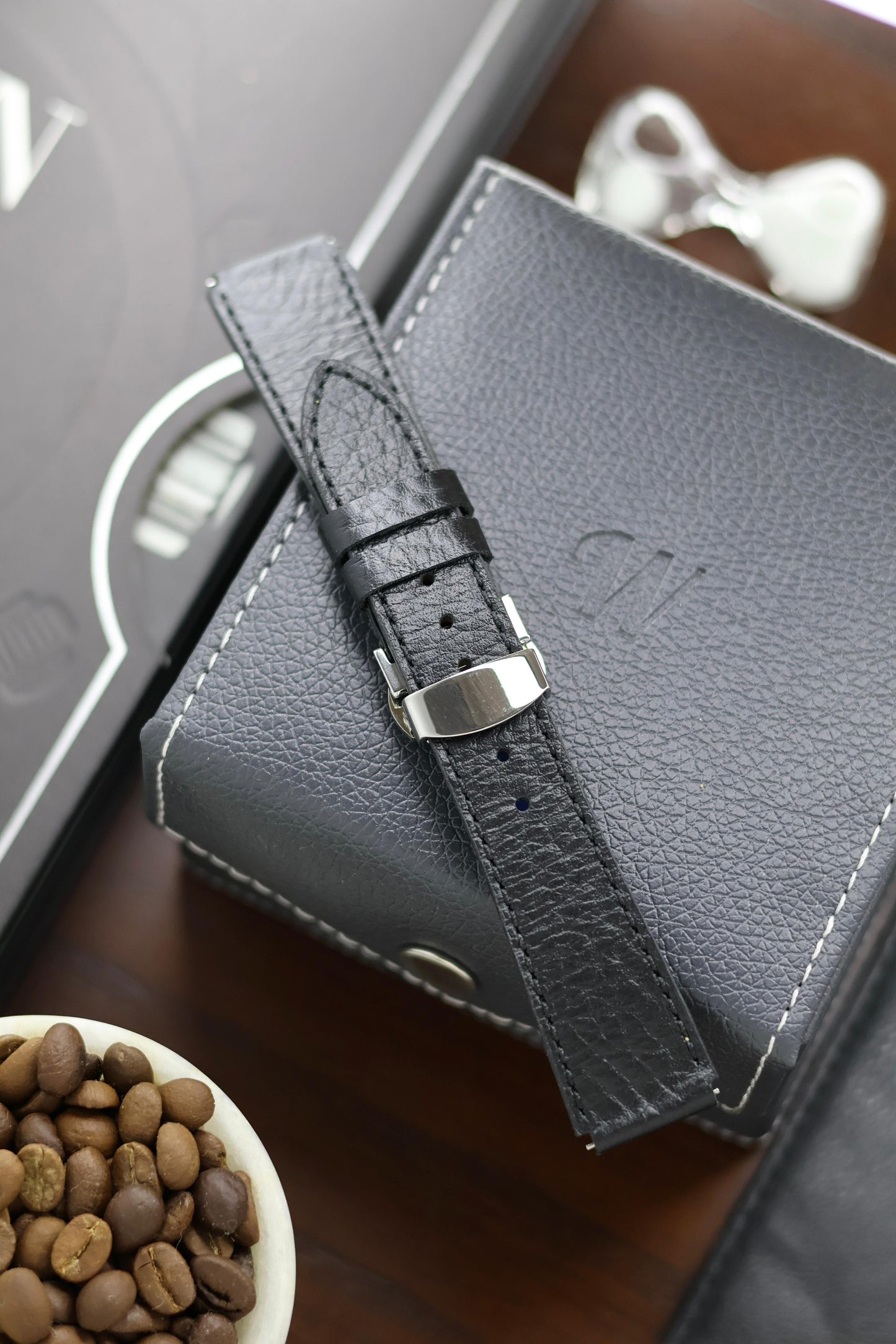 Premium Fitted 18mm Quick-Release Leather Strap + FREE Strap Tool!