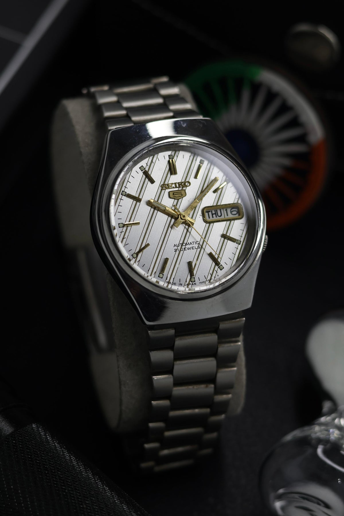 (Super Rare) 1997 Seiko 5 Silver Motif Dial - Automatic Vintage Watch (Pre Owned) - SE536