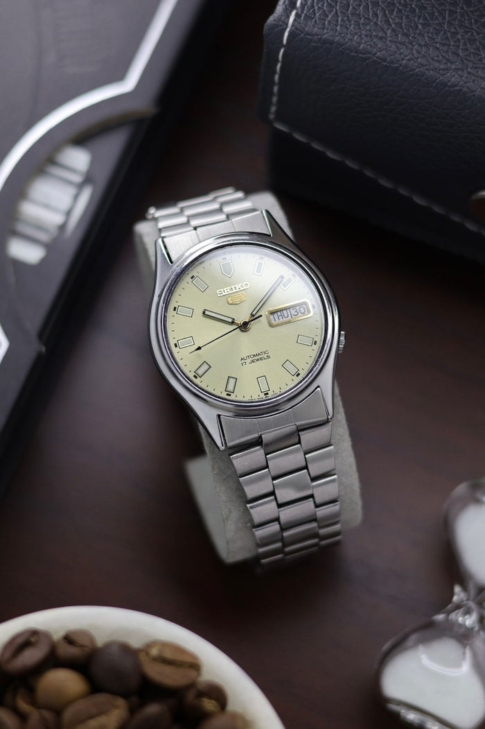 (Super Rare) 1987 Seiko 5 Champagne Sunray Dial - Automatic Vintage Watch (Pre Owned) - A447