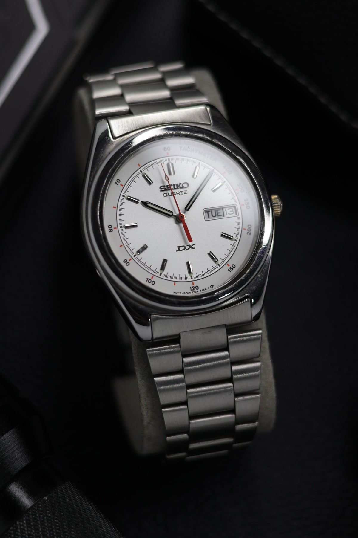 (Super Rare) Seiko SQ DX White Dial - Quartz Vintage Watch (Pre Owned) - SE635