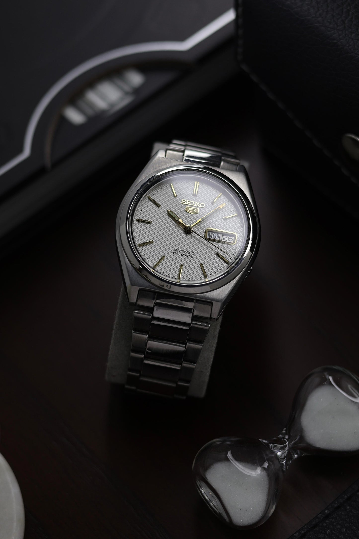 1985 Seiko 5 White Guilloche Dial - Automatic Vintage Watch (Pre Owned) - A399