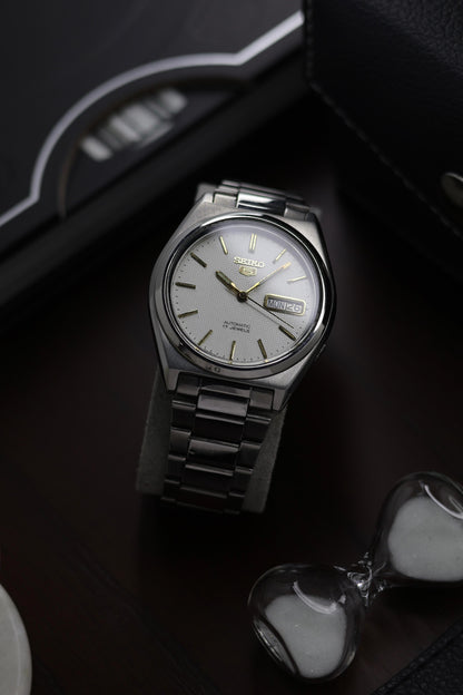 1985 Seiko 5 White Guilloche Dial - Automatic Vintage Watch (Pre Owned) - A399