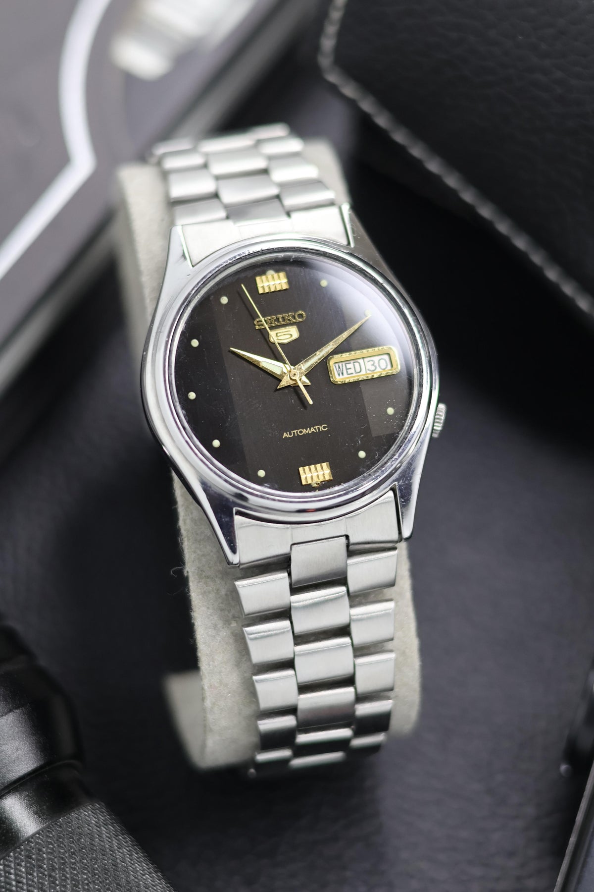 (Super Rare) 1985 Seiko 5 Black Motif Dial - Automatic Vintage Watch (Pre Owned) - SE512
