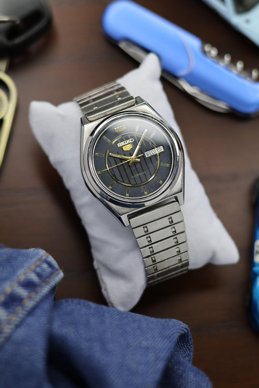 1982 Seiko 5 Navy Blue Dial (Pre Owned)