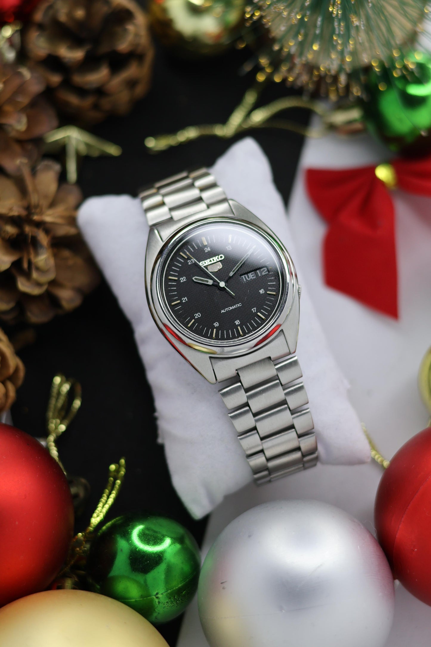 1984 Seiko 5 Black Textured Dial (Pre Owned)