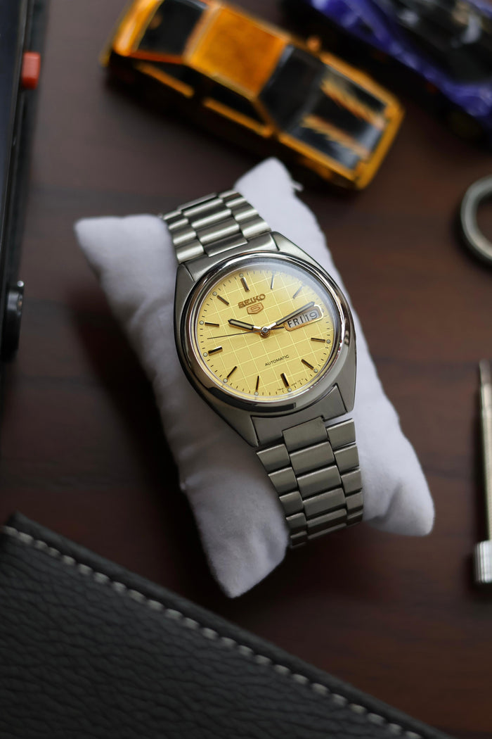 (Super Rare) Seiko 5 Gold Graph Dial with Glass Back (Pre Owned)