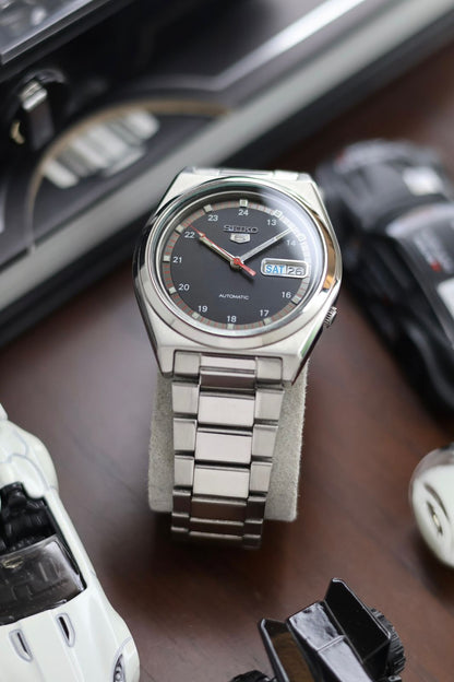 (Super Rare) Seiko 5 Black Dial with Glass Back - Automatic Vintage Watch (Pre Owned) - SE468