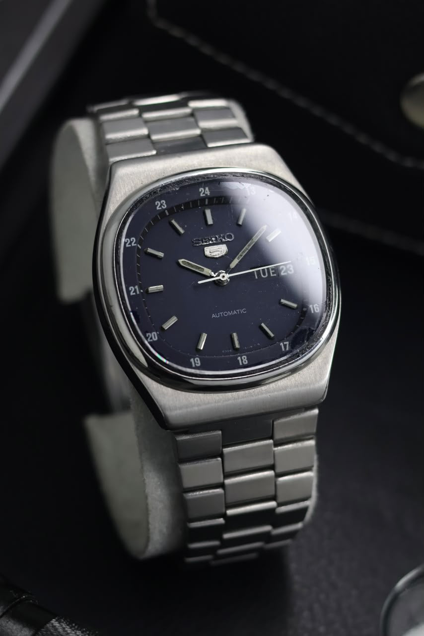 (Super Rare) 1982 Seiko 5 Railway Time Blue TV Dial - Automatic Vintage Watch (Pre Owned) - SE512