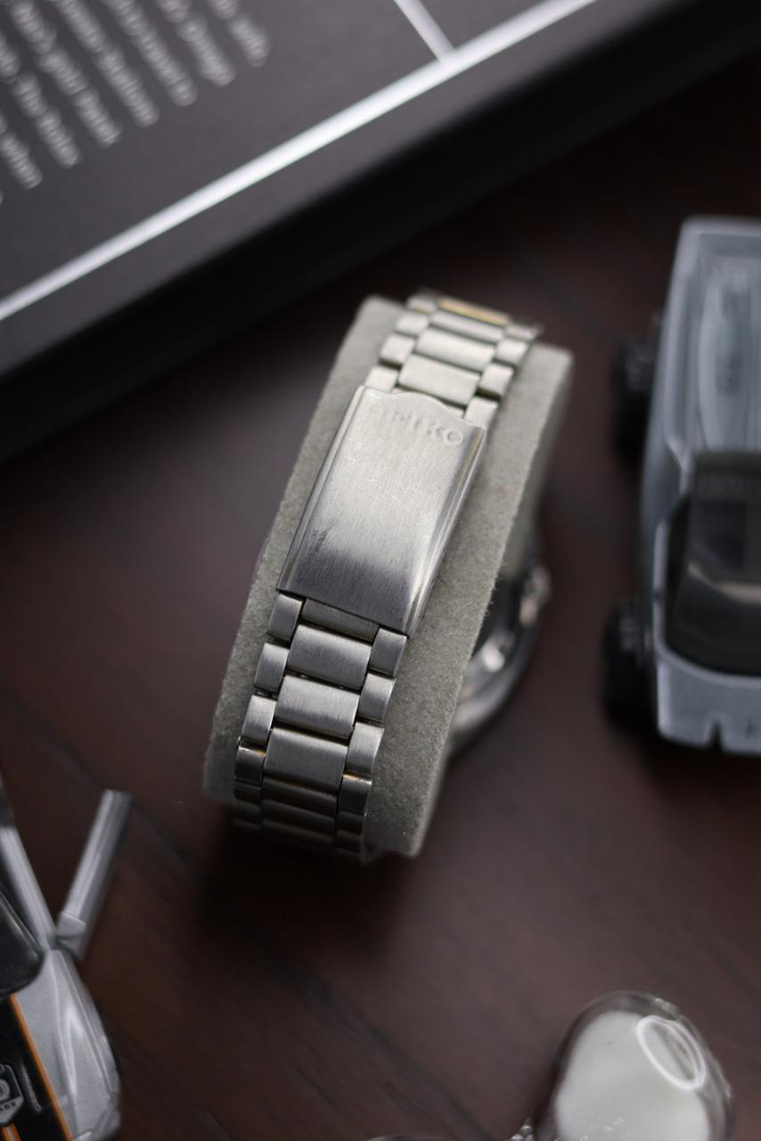 Seiko 5 Black Textured Dial - Automatic Vintage Watch (Pre Owned) - SE511