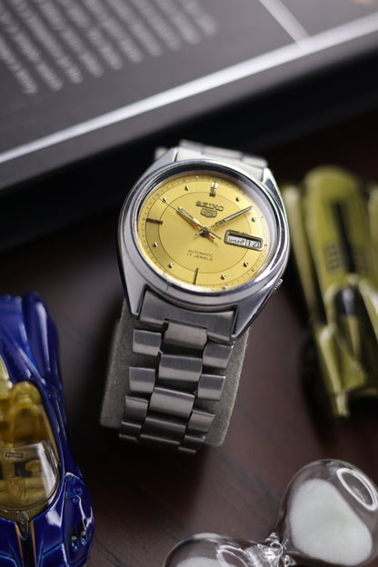 1984 Seiko 5 Gold Motif Dial - Automatic Vintage Watch (Pre Owned) - SE451